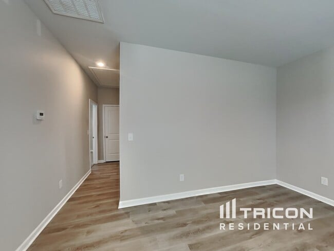 Building Photo - 1068 Pepper Stone Dr