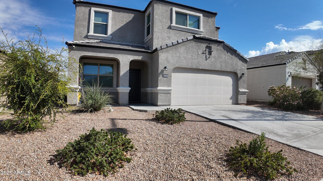 Foto principal - 30930 W Weldon Ave