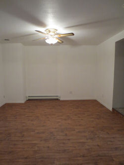 Unidad 1 Sala de estar - 126 N Lake Ave