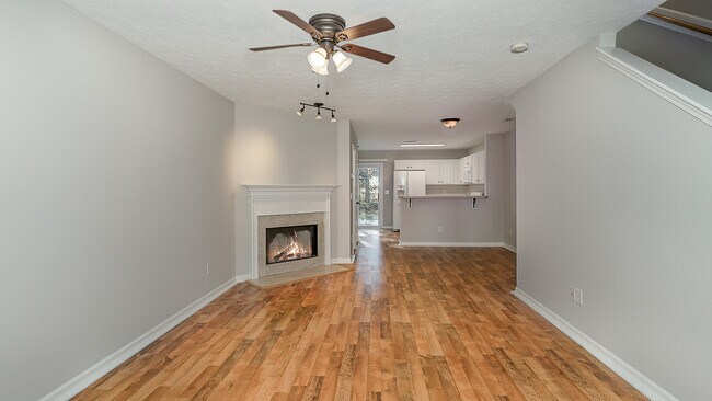 Foto del edificio - 708 Flintlock Ct