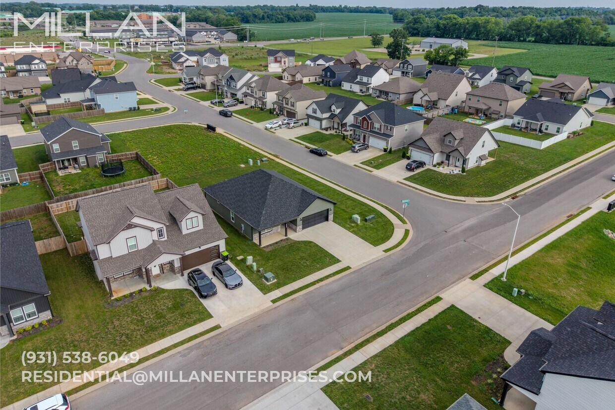 Foto del edificio - Contemporary Ranch Home with Open-Concept Design, Large Eat-In Kitchen and Covered Patio