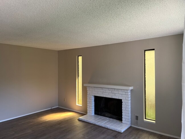 Building Photo - 3643 SE Tenino St