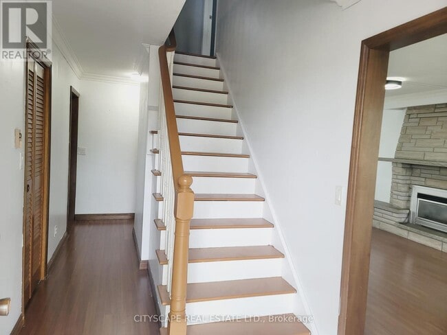 Building Photo - 342 Sutherland Dr