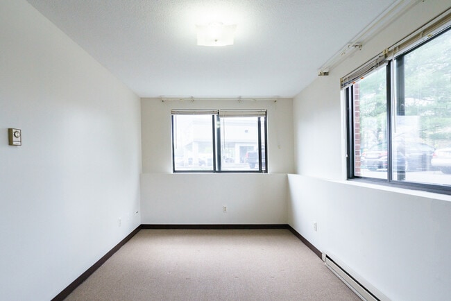Building Photo - 65 East St