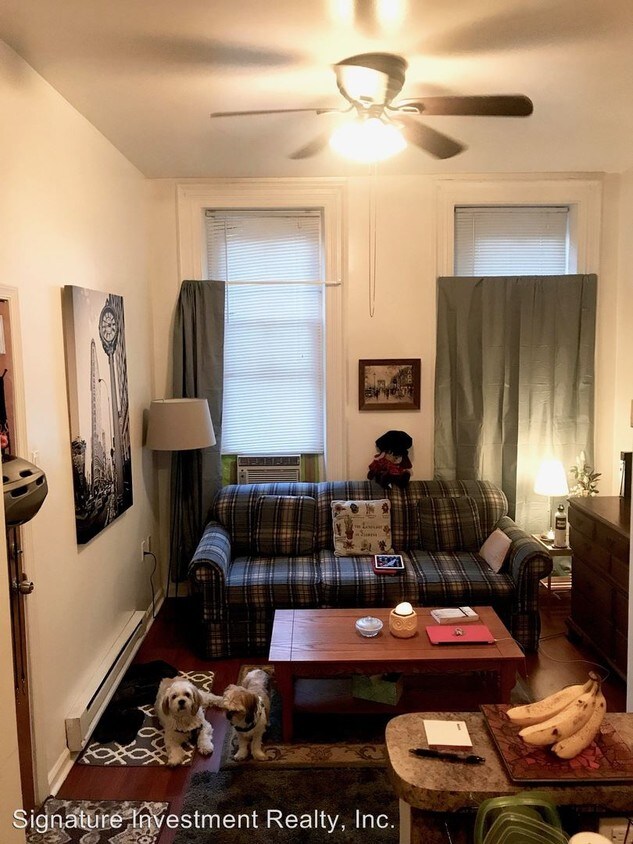 Foto principal - 1725 Bainbridge St