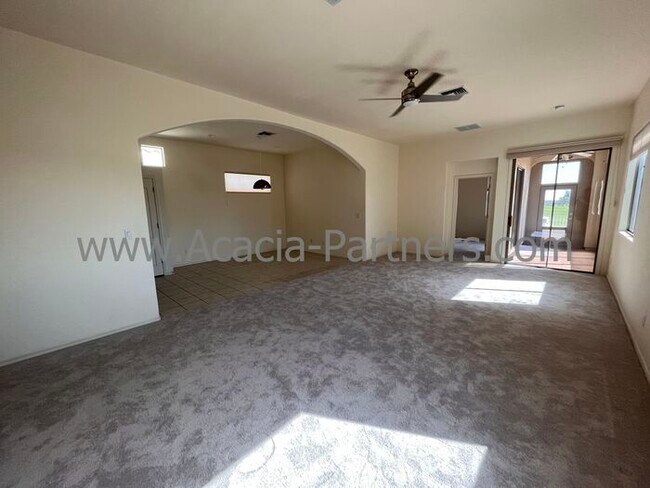 Building Photo - 5087 N Pinnacle Cove Dr