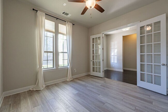 Foto del edificio - Find your Georgetown Dream at this Beautiful 3-Bedroom 2.5-Bathroom House!!!!