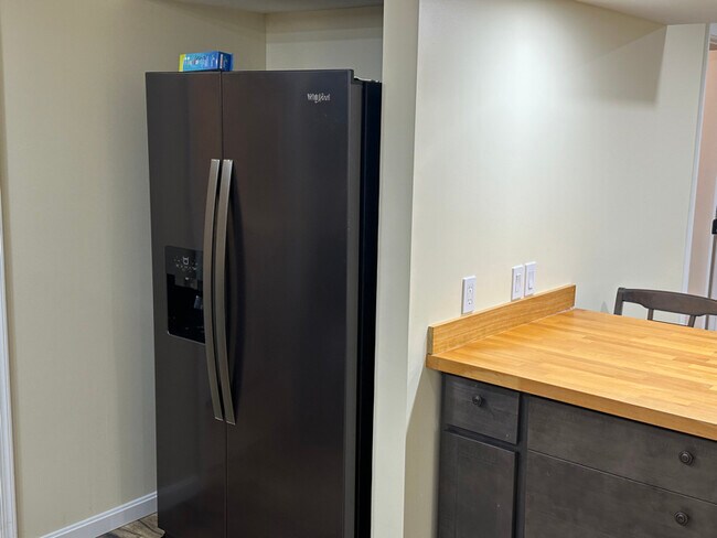 Building Photo - 7351 Waldman Ave