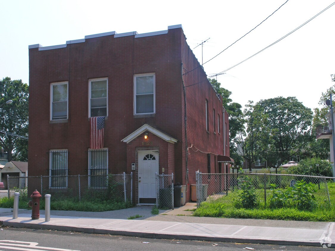 Foto principal - 1225 Hollywood Ave
