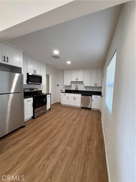 Foto del edificio - 26814 Mansfield St