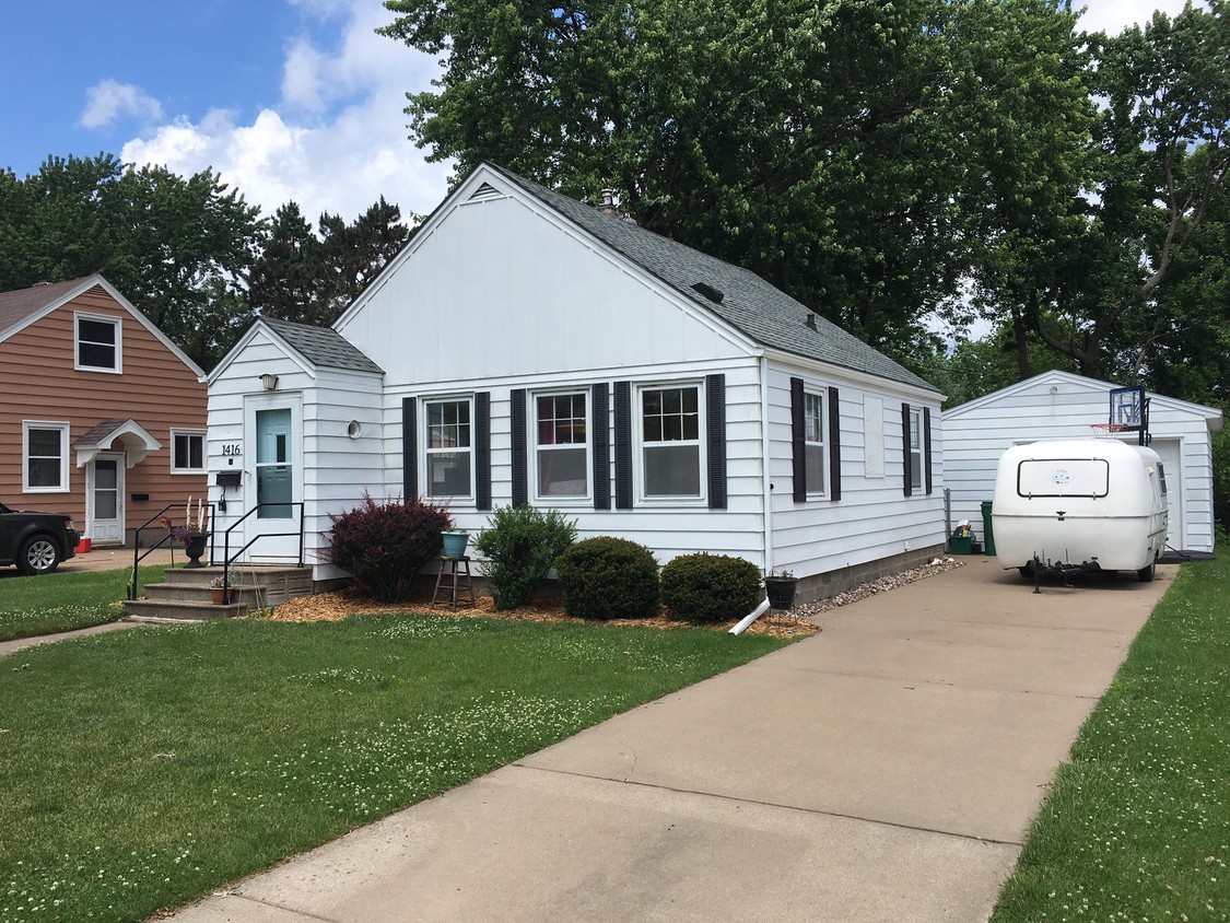 1416 Hoover Ave, Eau Claire, WI 54701 House Rental in Eau Claire, WI