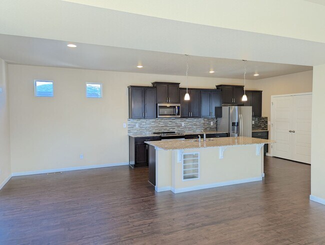 Foto del edificio - Banning Lewis home on Timberlake Loop for Rent!!