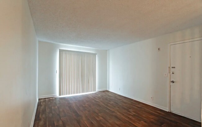 Building Photo - 221 Barker Rd
