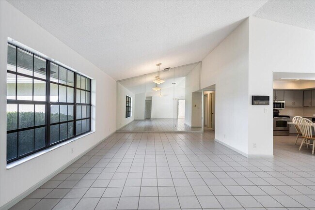 Building Photo - 2216 Amesbury Ct