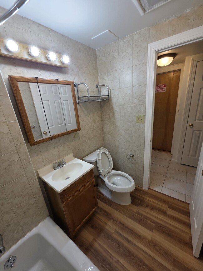 Foto del edificio - 179 W 48th St