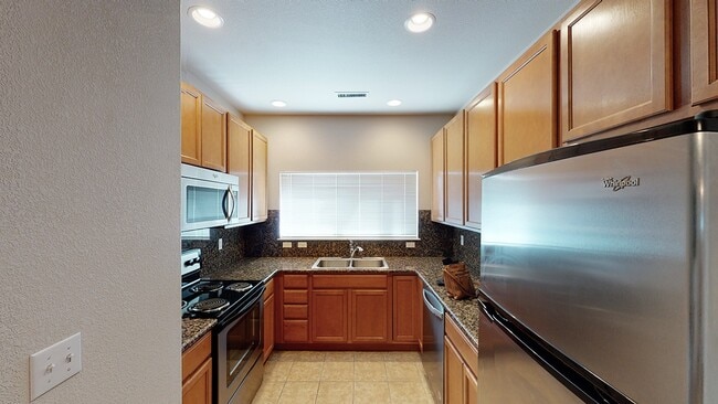 Building Photo - Skyline Ridge