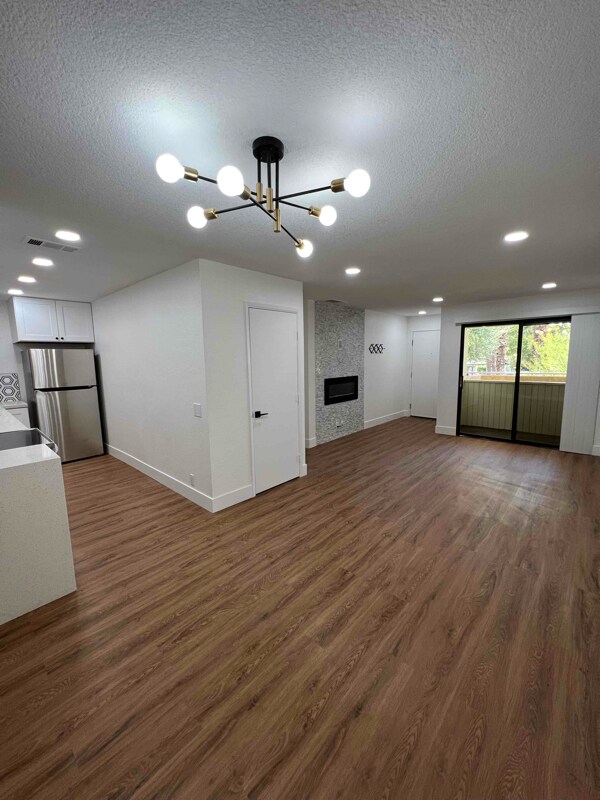 Foto del edificio - 680 N Ashurst Ct