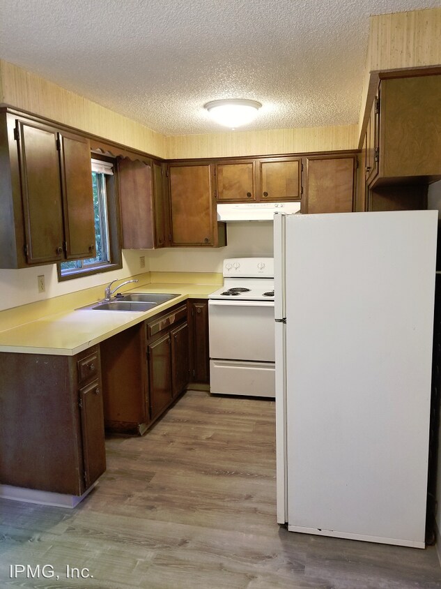 Primary Photo - 2172-2202 Lancaster Dr NE