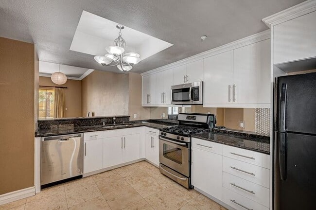 Building Photo - 210 E Flamingo Rd