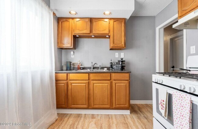 Foto del edificio - 115 Woodlawn Ave