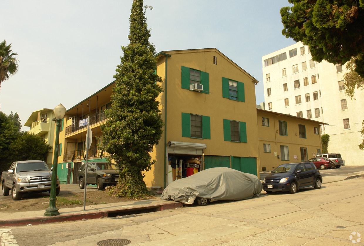 Primary Photo - 6857 Franklin Ave