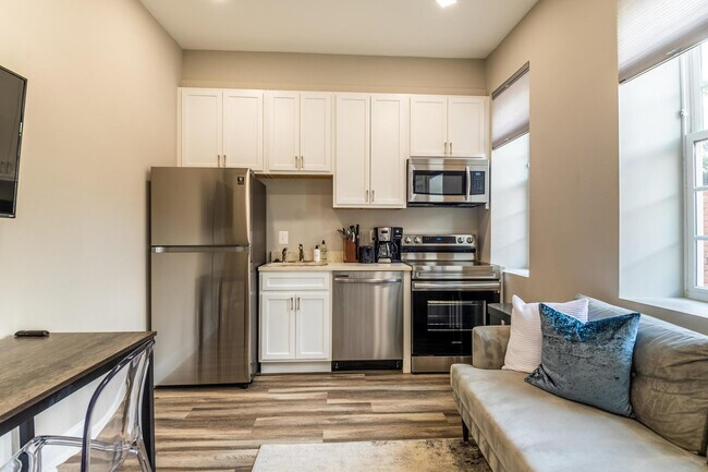 Foto del edificio - 701 E Street Southeast-SI ID1011208P