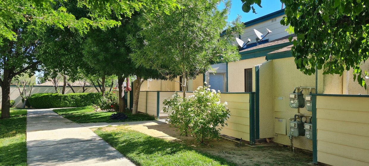 Primary Photo - 44500 15th St E
