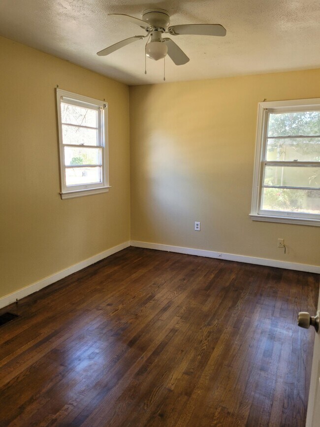 Building Photo - 225 Wildwood Terrace