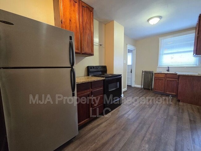 Building Photo - 1202 26th St