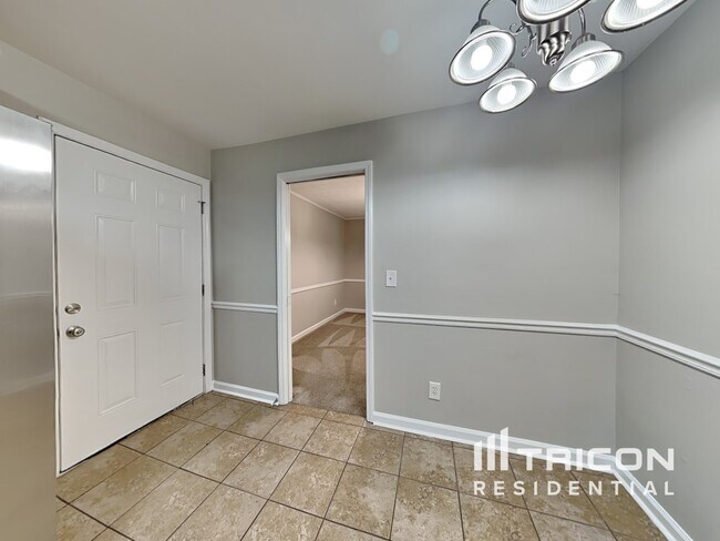 Building Photo - 6900 Silver Maple Trail