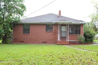 Building Photo - 1391 River Hills Ct