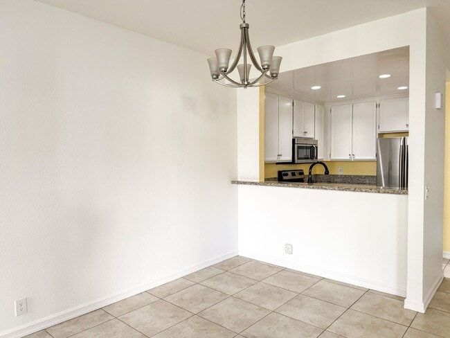 Building Photo - 2236 River Run Dr