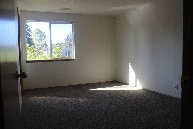 Foto del edificio - 3 Bedroom home in Scappoose