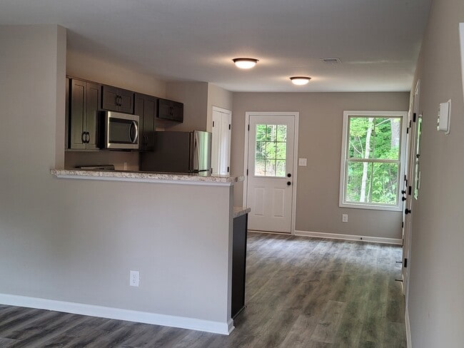 Building Photo - 231 Smithson Ln