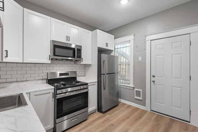 Building Photo - 211 Grotto St N