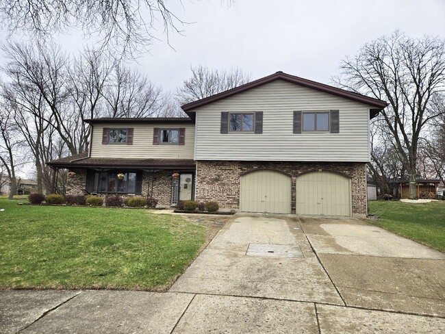 Foto del edificio - 230 Fairfield Ct