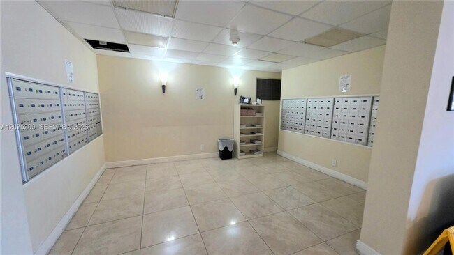 Foto del edificio - 1849 S Ocean Dr