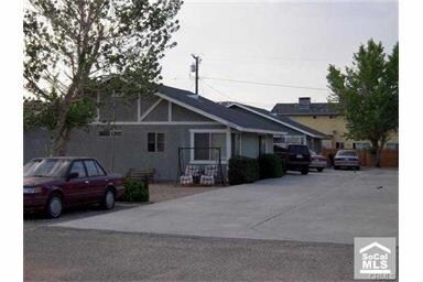Vista frontal desde la calle - 16756 Lime St