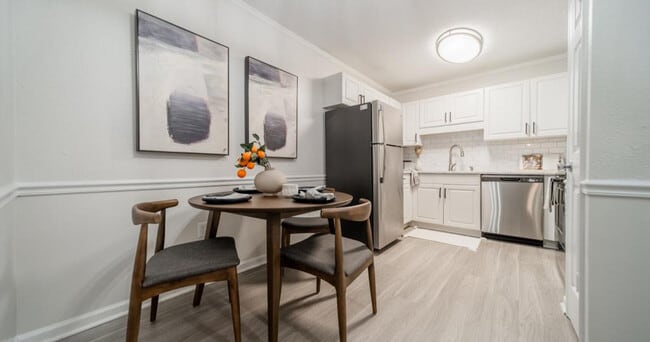Building Photo - Waterford Place Apartment Homes