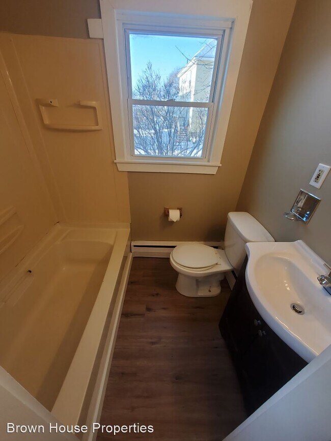 Building Photo - 3 br, 1 bath House - 7.5 Burrill St