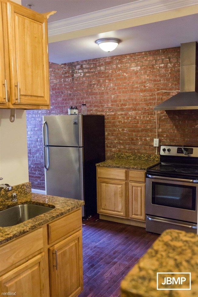 Foto del edificio - 4 br, 1 bath Triplex - 1922 DIAMOND ST Unit A