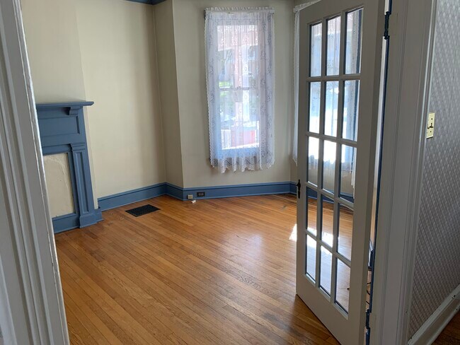 Building Photo - 454 Guilford Ave
