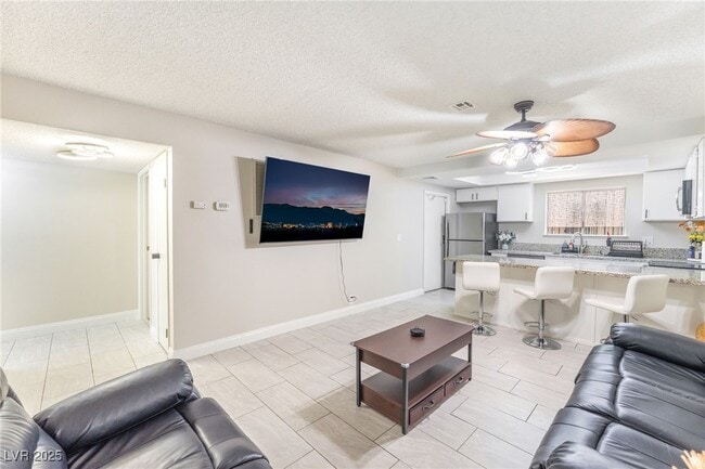 Building Photo - 4441 Rich Dr