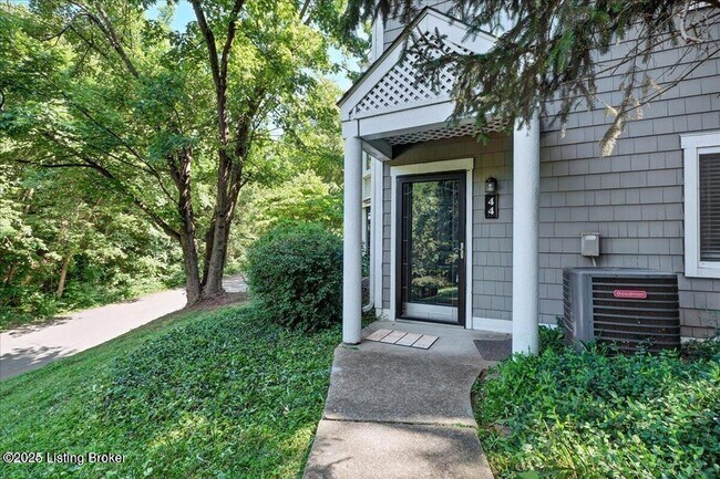 Foto del edificio - 44 Lake Ave