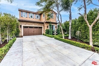 Building Photo - 20430 Aurora Way