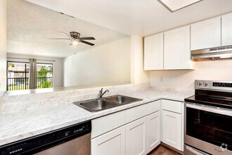 Building Photo - 1029 Regency Dr