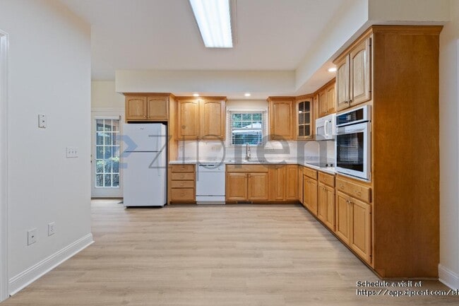 Building Photo - 6 Tiburon Pl