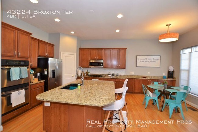 Building Photo - 43224 Broxton Terrace