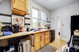 Building Photo - 3113 Harriet Ave