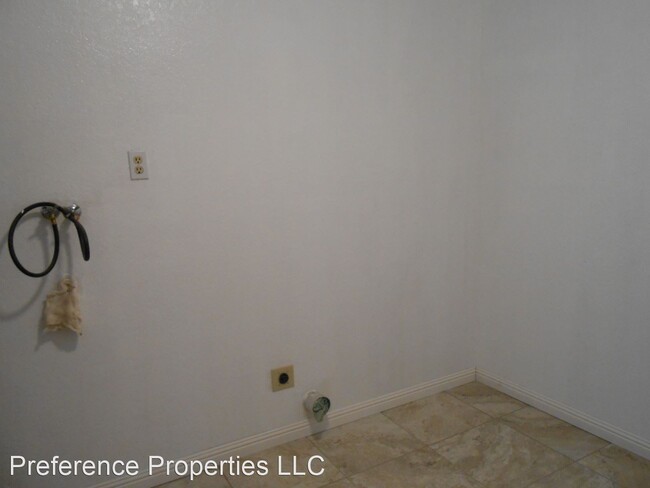 Building Photo - 3 br, 2 bath House - 3748 Sparrow Drive